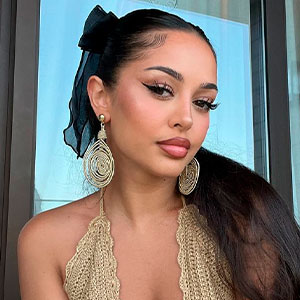  Negar Aghaei