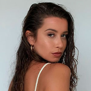  Jesenia Echeverria