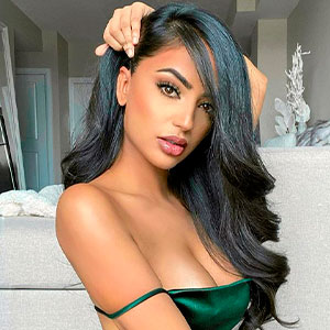  Aneeqa Farid